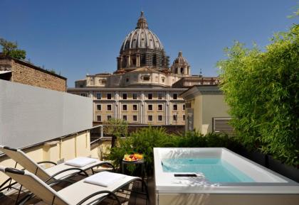 Elle Boutique Hotel - image 12