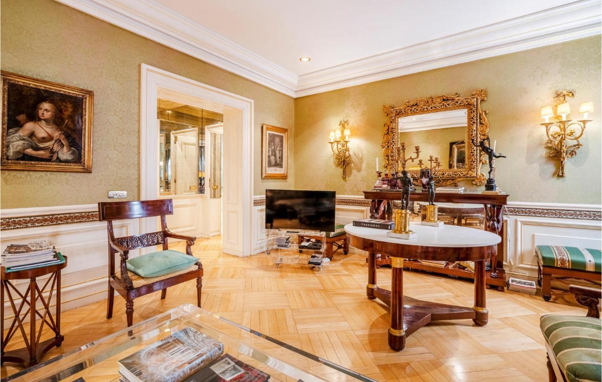 Stunning Apartment In Roma With Wifi And 2 Bedrooms - image 4