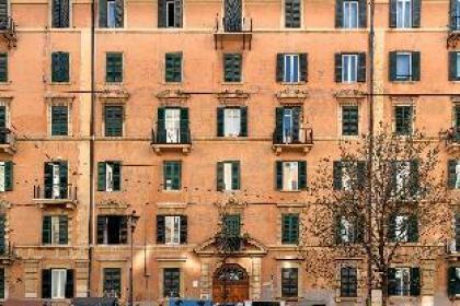 Sunny Flat In Elegant Building Close To Colosseum - image 16