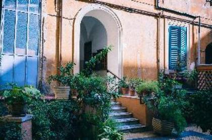 Sunny Flat In Elegant Building Close To Colosseum - image 17