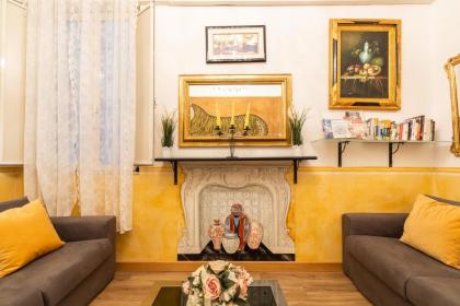 Cozy and Chic Suite near Campo de Fiori - image 3