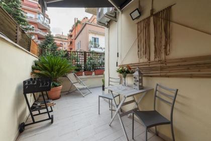 Penthouse apartment with terrace close to Vatican - image 13