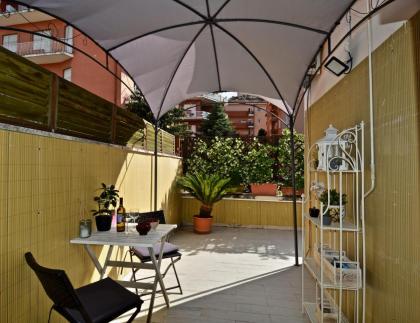 Penthouse apartment with terrace close to Vatican - image 16