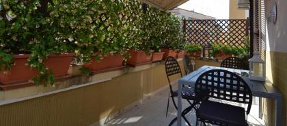 Penthouse apartment with terrace close to Vatican - image 18