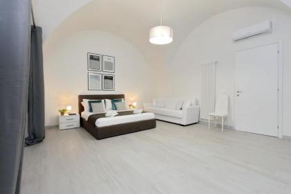 Ponte Cavour Apartment - image 3