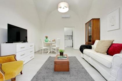 Ponte Cavour Apartment - image 4