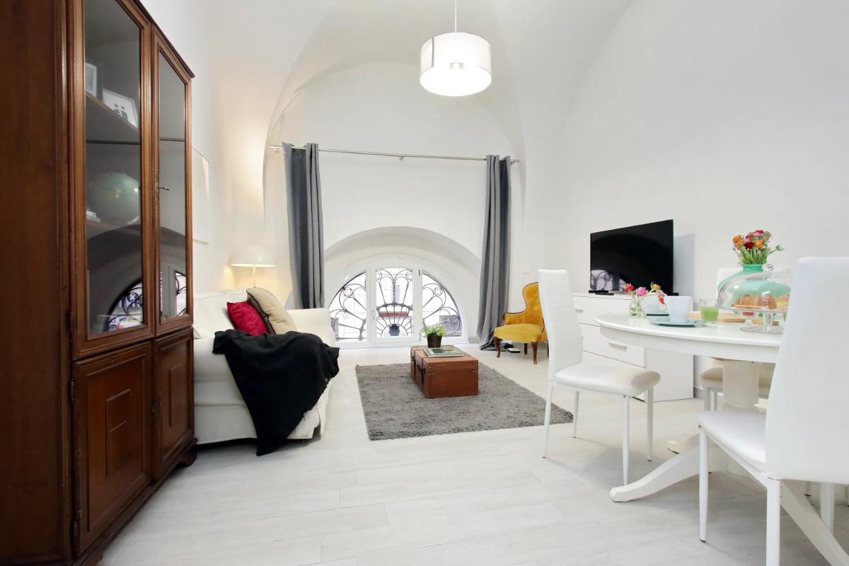 Ponte Cavour Apartment - image 5