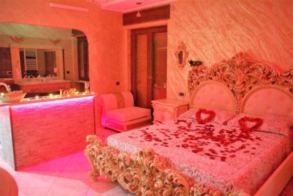 Gold luxury suite home roma - image 14