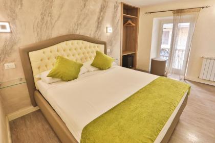 Grottini Luxury Suites ~ Pantheon - image 12