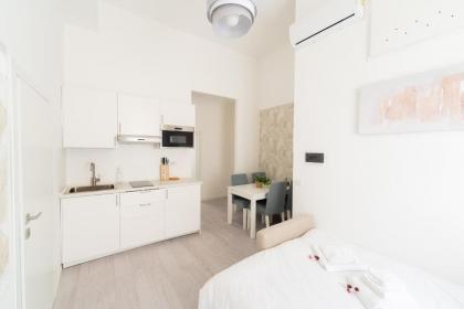 White Gioberti Apartments - image 10