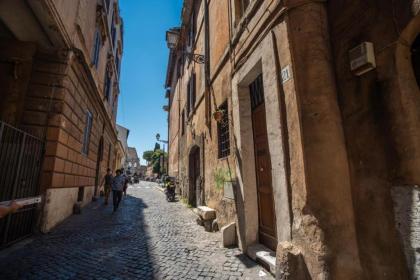 Maison del Colosseo - image 16