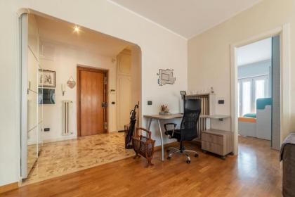 Piazza Bologna Terrace Apartment with Parking - image 6