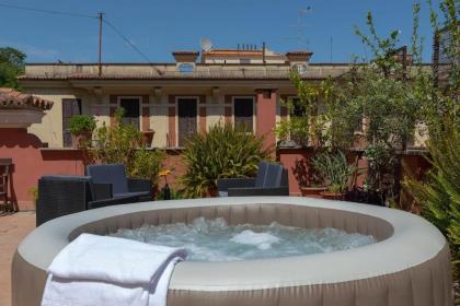 Penthouse with Jacuzzi on Terrace in Trastevere - image 11