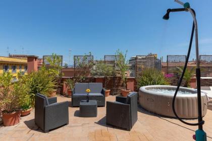 Penthouse with Jacuzzi on Terrace in Trastevere - image 13