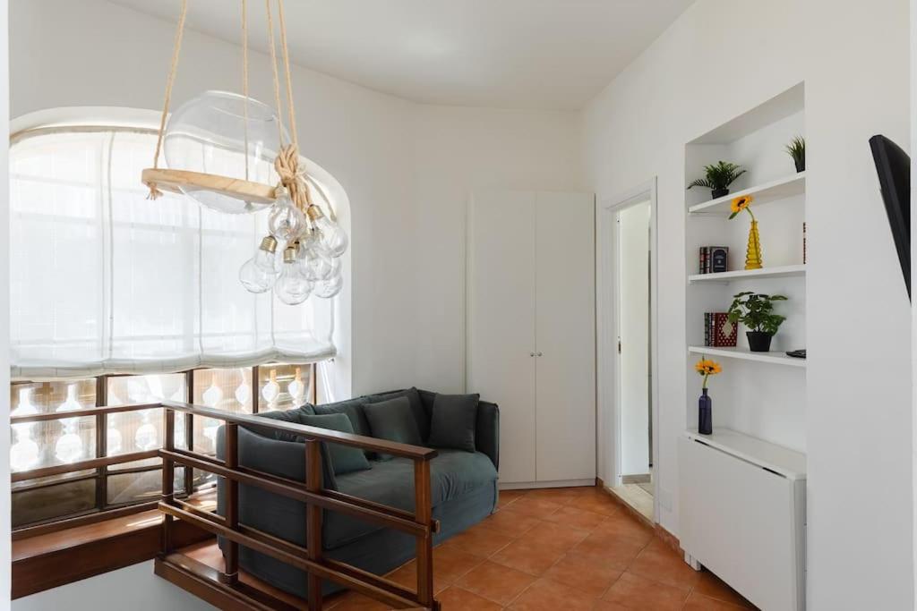 Penthouse with Jacuzzi on Terrace in Trastevere - image 4