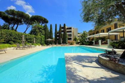 Luxury Aurelia Apartment with Swimming Pool - image 18