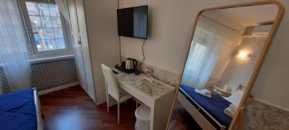 Aurelio Deluxe Rooms - image 18