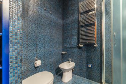 Deep Blue Apartment - image 19