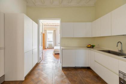 iFlat Campo dei Fiori Stylish Apartment - image 14