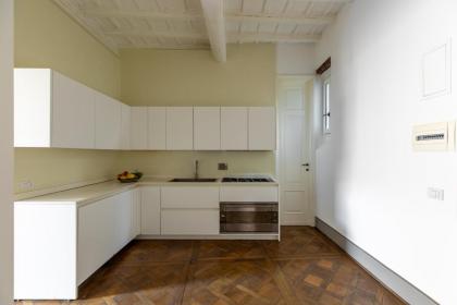 iFlat Campo dei Fiori Stylish Apartment - image 15