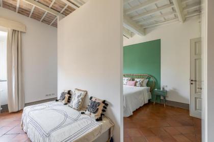 iFlat Campo dei Fiori Stylish Apartment - image 16