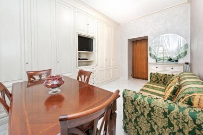 Beautiful Large 3-Bedroom Apartment near Termini - image 10