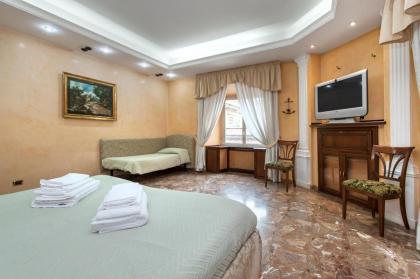 Beautiful Large 3-Bedroom Apartment near Termini - image 12