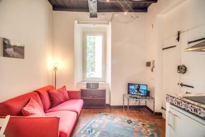 Lovely flat in the heart of Trastevere - image 2