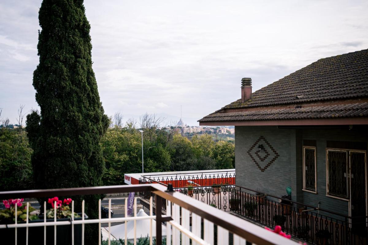 [Gemelli Hospital] -Loft Terrazza vista San Pietro - image 5