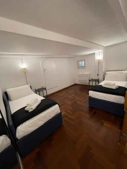 LUCIANO MONTI APARTMENT - image 13