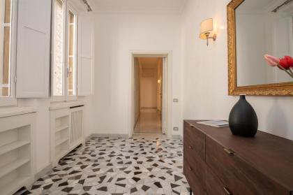 Ninetyone via sistina apartment Spanish Steps - image 7