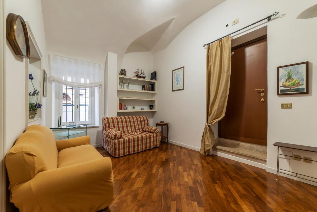 Rione Monti & Cavour Apartment - image 2