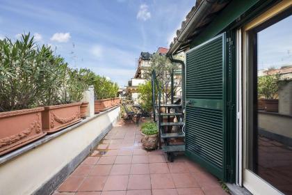 Navona Penthouse Apartment with Terraces - image 7