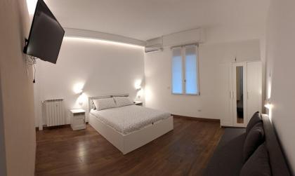 Lilia charming apartment - image 14