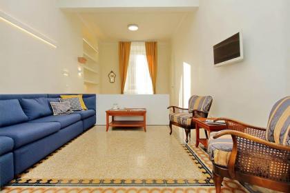 ELEGANT APARTMENT IN THE HEART OF ROME-NAVONA AREA - image 14