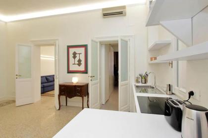 ELEGANT APARTMENT IN THE HEART OF ROME-NAVONA AREA - image 19