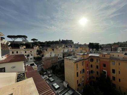 HomeHouse Candia - Vatican Attic - image 4