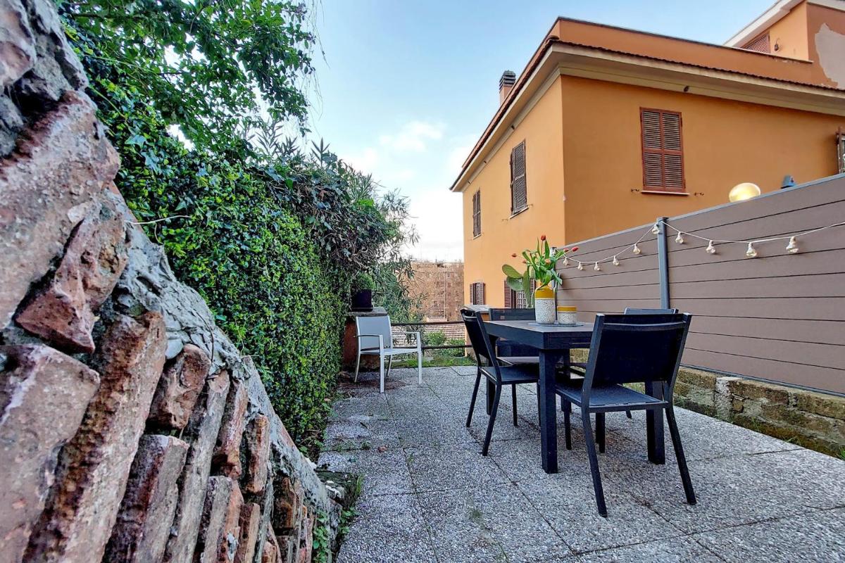 Cozy Vatican Loft with Terrace - main image