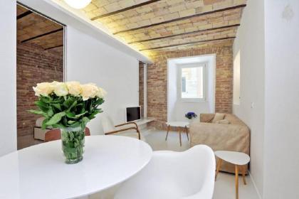 CHARMING FLAT NEAR COLOSSEUM - image 9