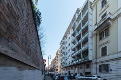 Santa Croce & MM San Giovanni Apartment - image 2