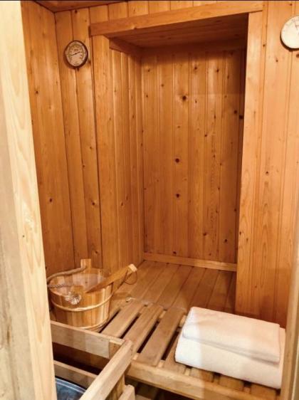 MAISON PANTHEON with SAUNA - image 12