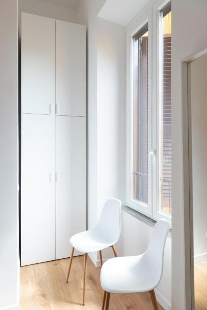 designer apartment via nazionale - image 9