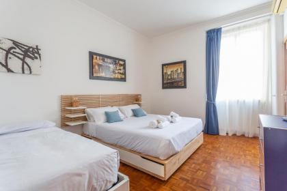 Modern 2BDR apartment vibrant Prati neighborhood - image 14