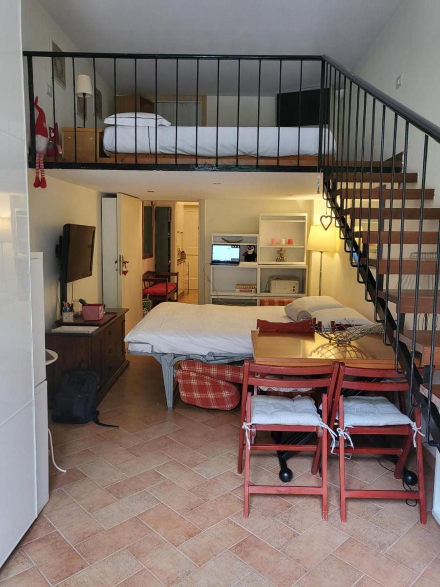 Borgo Pio Vatican Apartment - image 7