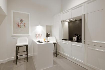 Carthusia Suites Roma - image 13