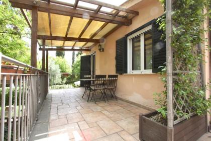 Appia Antica 1BR with swimming pool - image 10