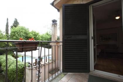 Appia Antica 1BR with swimming pool - image 20