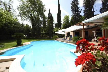 Appia Antica 1BR with swimming pool - image 7