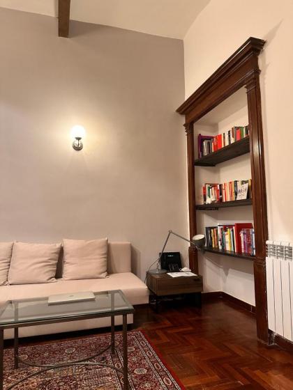 Lounge Apartment - University - image 16