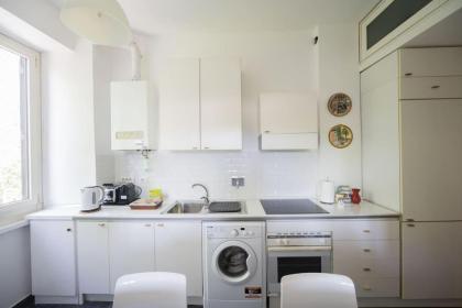 Testaccio Luminous and Large Apartment - image 14